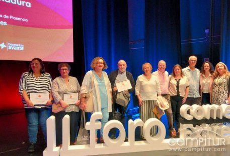 Ocho comercios de Azuaga son reconocidos en el II Foro de Comercio de Extremadura